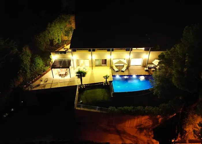 Blueview Villa *
